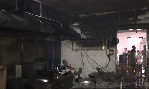  抽油煙機油垢長時間不清理，竟有火災(zāi)隱患? 